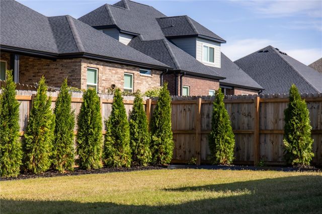 5404 SW Nandina Lane, Bentonville, AR 72713