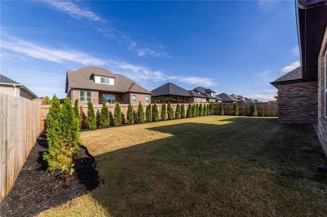 5404 SW Nandina Lane, Bentonville, AR 72713