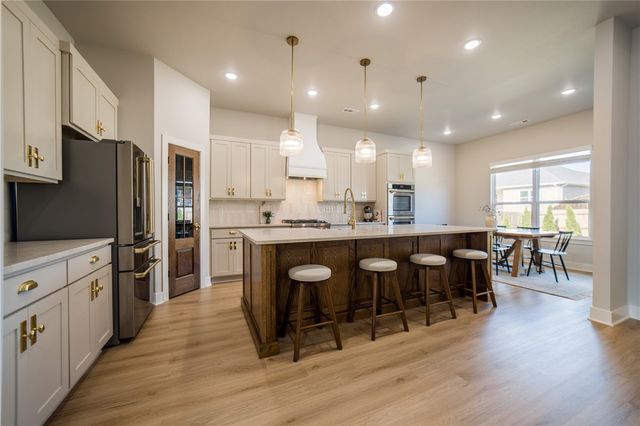 5404 SW Nandina Lane, Bentonville, AR 72713