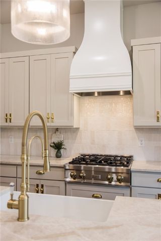 5404 SW Nandina Lane, Bentonville, AR 72713