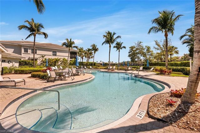 9243 Tesoro LN # 103, Naples, FL 34114