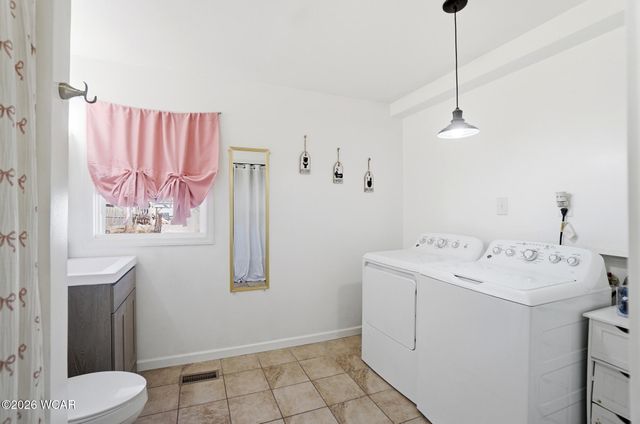 660 W Lane Avenue, Lima, OH 45801