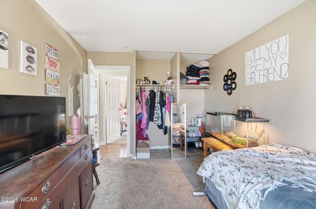 660 W Lane Avenue, Lima, OH 45801