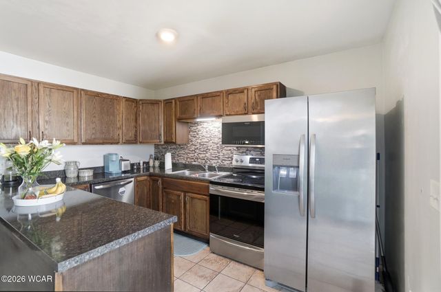 660 W Lane Avenue, Lima, OH 45801