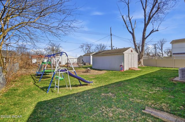 660 W Lane Avenue, Lima, OH 45801