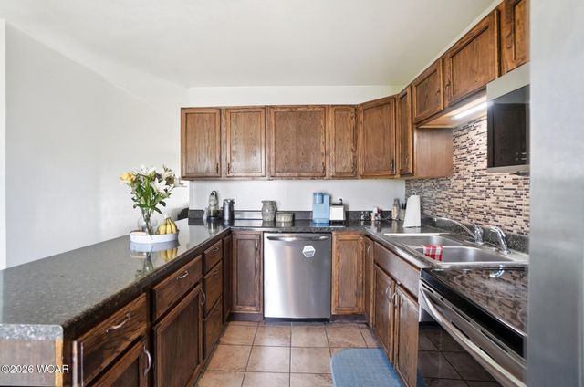 660 W Lane Avenue, Lima, OH 45801