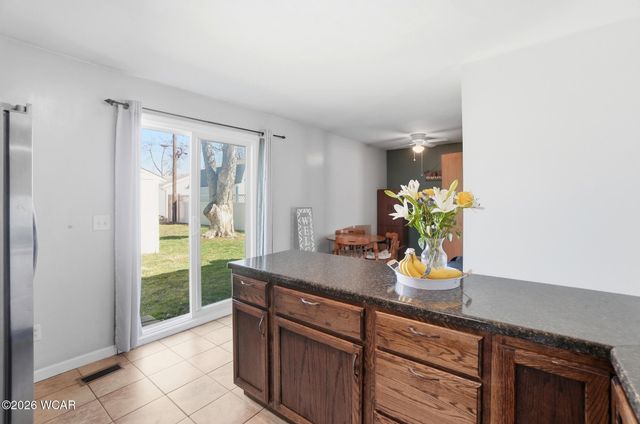 660 W Lane Avenue, Lima, OH 45801