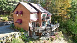 507 Fairbanks Turn Road, Hartford, VT 05059