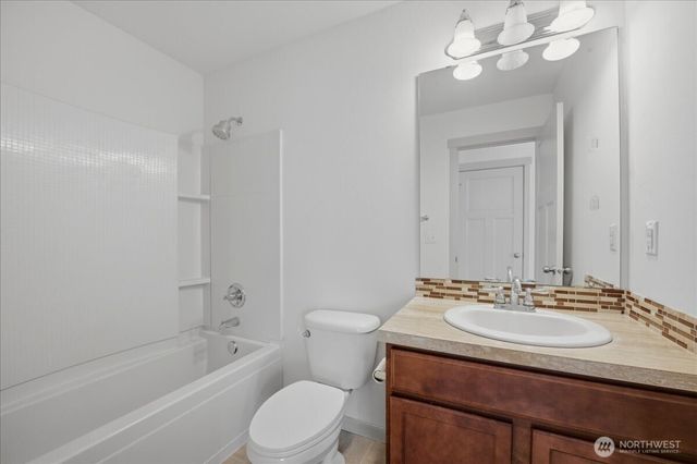 21602 NW Monterey Loop, Poulsbo, WA 98370