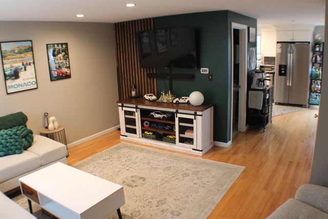 15 Elm St Apt 6, Derry, NH 03038