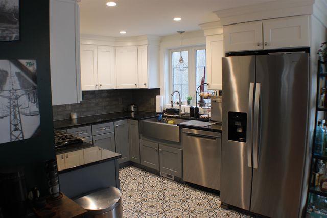 15 Elm St Apt 6, Derry, NH 03038