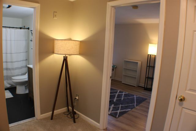 15 Elm St Apt 6, Derry, NH 03038