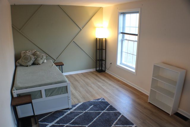 15 Elm St Apt 6, Derry, NH 03038