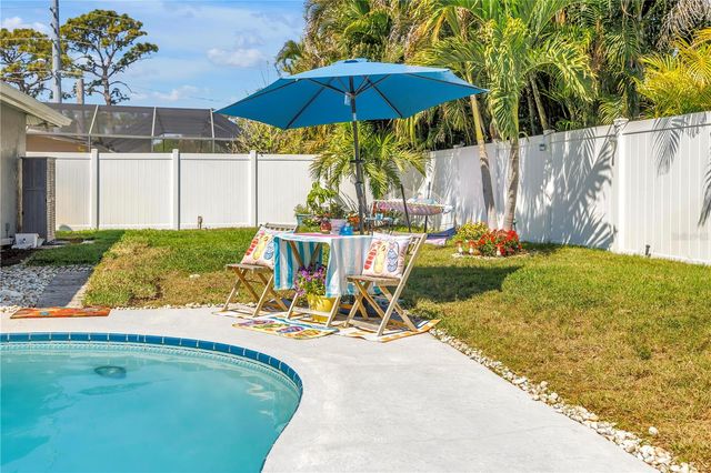 12487 93RD AVENUE, Seminole, FL 33772