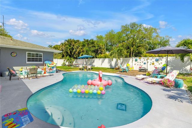 12487 93RD AVENUE, Seminole, FL 33772