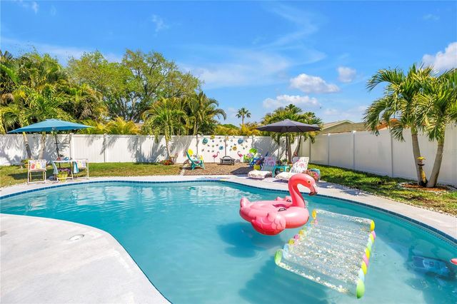 12487 93RD AVENUE, Seminole, FL 33772