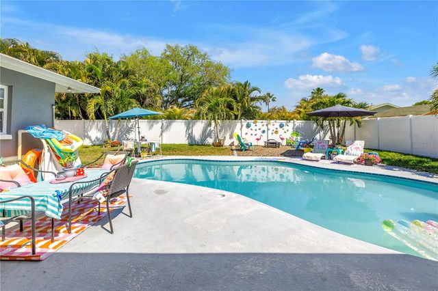 12487 93RD AVENUE, Seminole, FL 33772