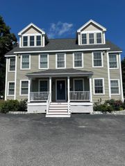 13 1/2 Merrimac St 1, Amesbury, MA 01913