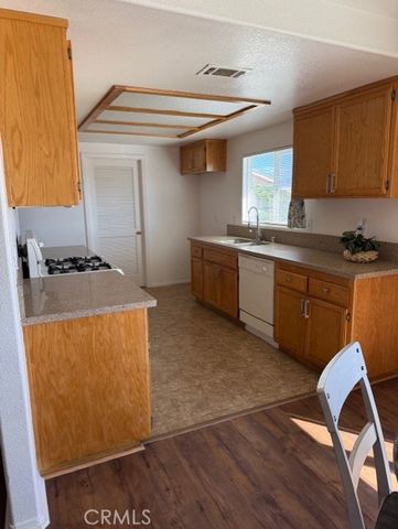 22031 Isatis, Apple Valley, CA 92307