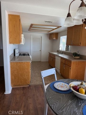 22031 Isatis, Apple Valley, CA 92307