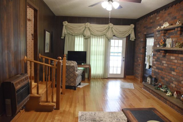 450 Main Street, Palmer, TN 37365
