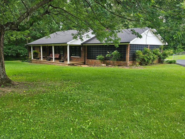 450 Main Street, Palmer, TN 37365