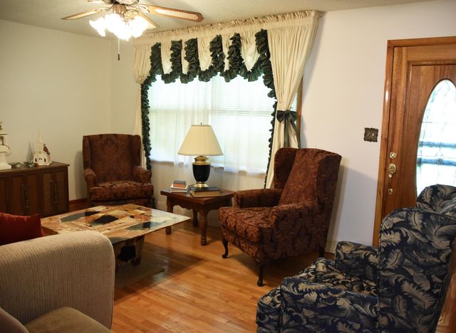 450 Main Street, Palmer, TN 37365