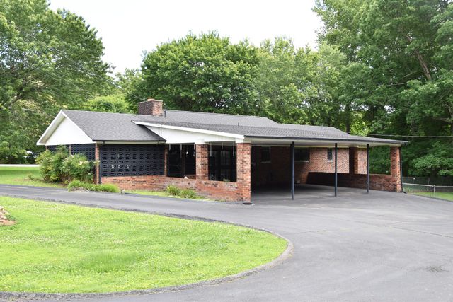 450 Main Street, Palmer, TN 37365