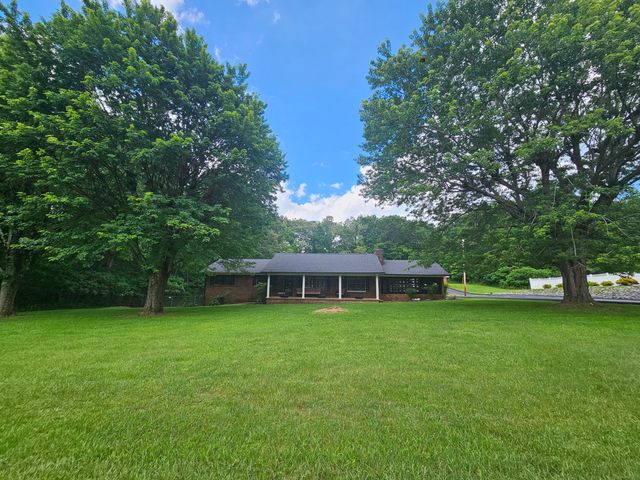 450 Main Street, Palmer, TN 37365