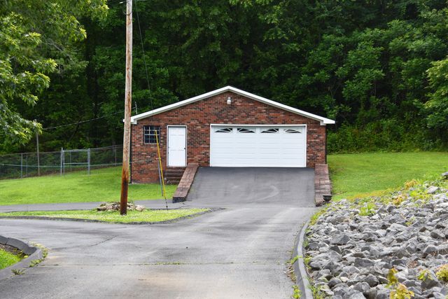 450 Main Street, Palmer, TN 37365