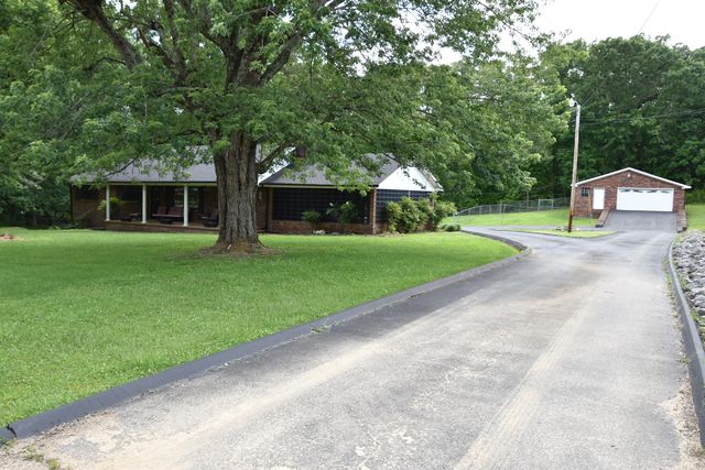 450 Main Street, Palmer, TN 37365