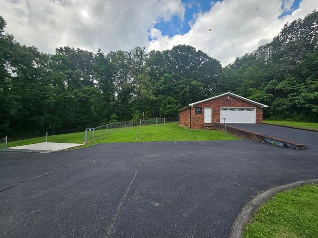 450 Main Street, Palmer, TN 37365