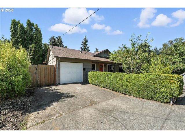8618 Ne BROADWAY, Portland, OR 97220