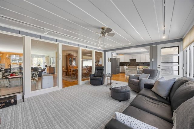 1911 Ridgeway Drive SE, Cedar Rapids, IA 52403