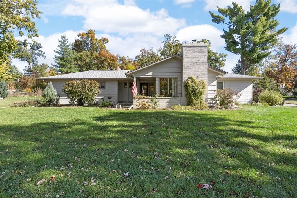 1911 Ridgeway Drive SE, Cedar Rapids, IA 52403