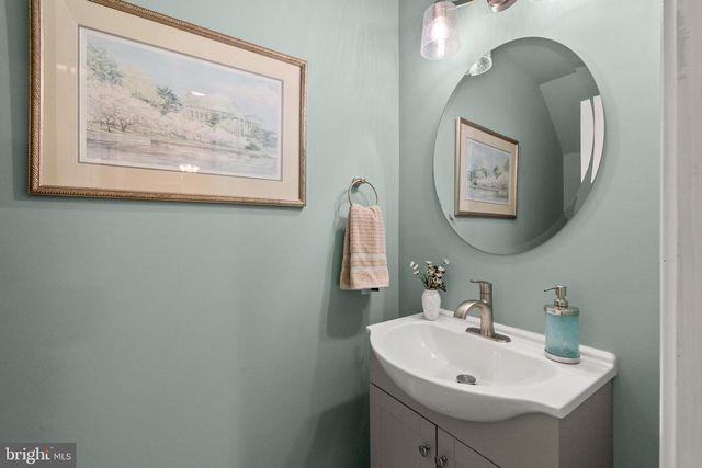 5203 COTTINGHAM PL, Alexandria, VA 22304