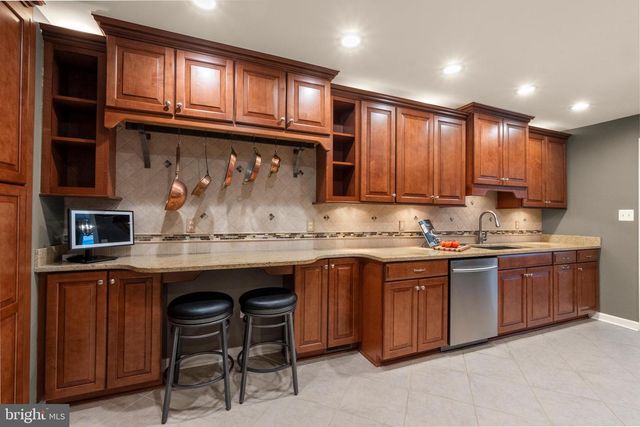 5203 COTTINGHAM PL, Alexandria, VA 22304