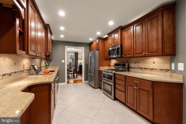 5203 COTTINGHAM PL, Alexandria, VA 22304