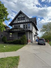 2 Agassiz Circle A, Buffalo, NY 14214