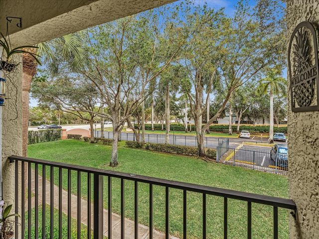 110 Belmont Lane 110, North Lauderdale, FL 33068