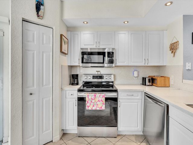 110 Belmont Lane 110, North Lauderdale, FL 33068