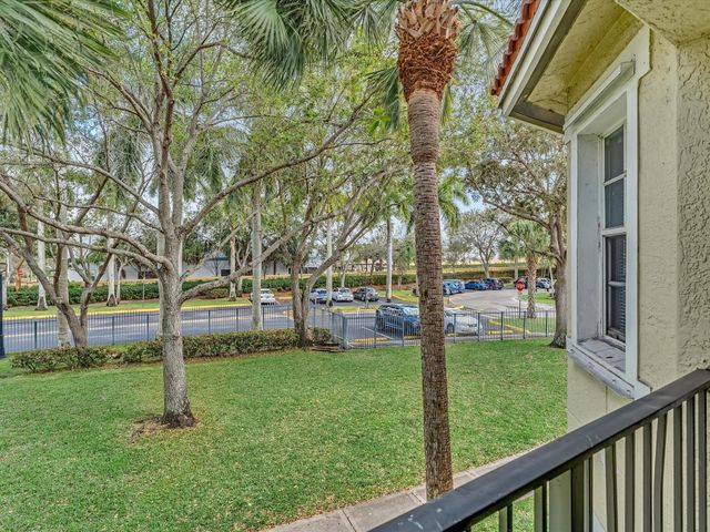 110 Belmont Lane 110, North Lauderdale, FL 33068