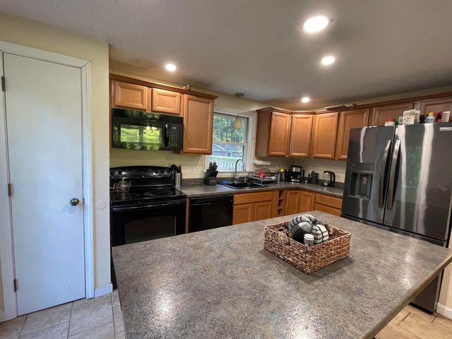 28 Dowst Road, Allenstown, NH 03275