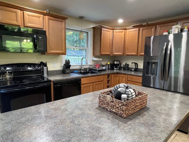 28 Dowst Road, Allenstown, NH 03275