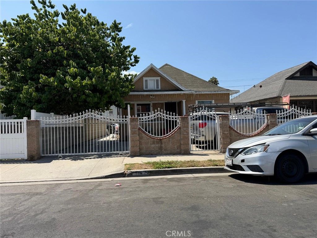 1182 Rolland Curtis Place, Los Angeles, CA 90037