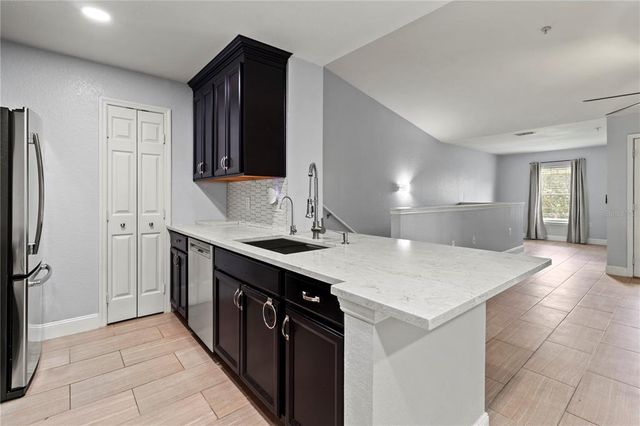 8911 MANOR LOOP 204, Lakewood Ranch, FL 34202