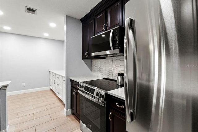 8911 MANOR LOOP 204, Lakewood Ranch, FL 34202