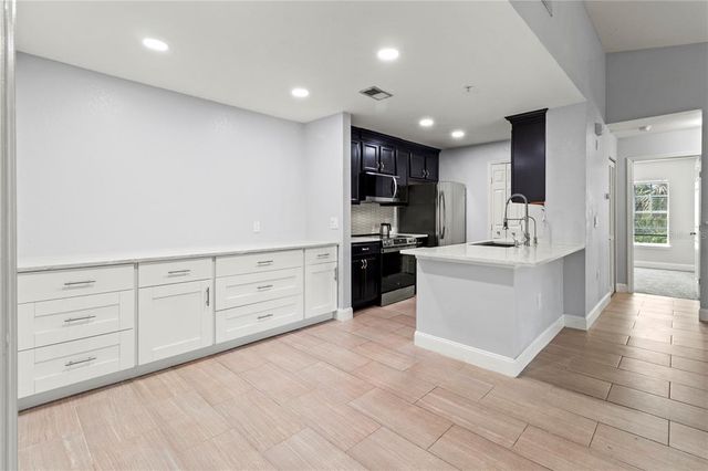 8911 MANOR LOOP 204, Lakewood Ranch, FL 34202