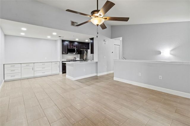 8911 MANOR LOOP 204, Lakewood Ranch, FL 34202