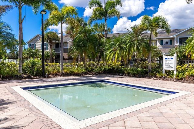 8911 MANOR LOOP 204, Lakewood Ranch, FL 34202